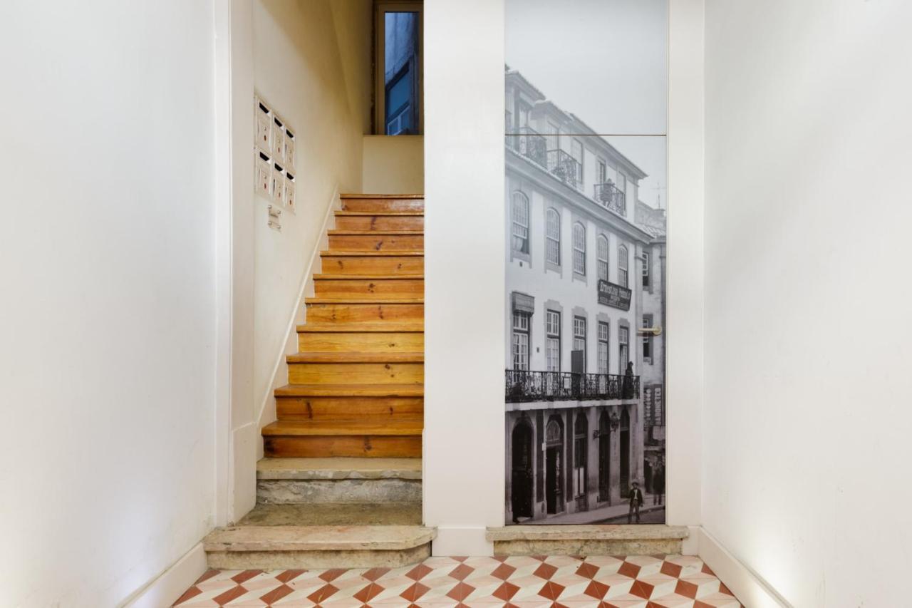 Apartamento Alfama Sophisticate Flat With Balconies 2bedrs 2baths & Ac In 19th Century Building Historic Center