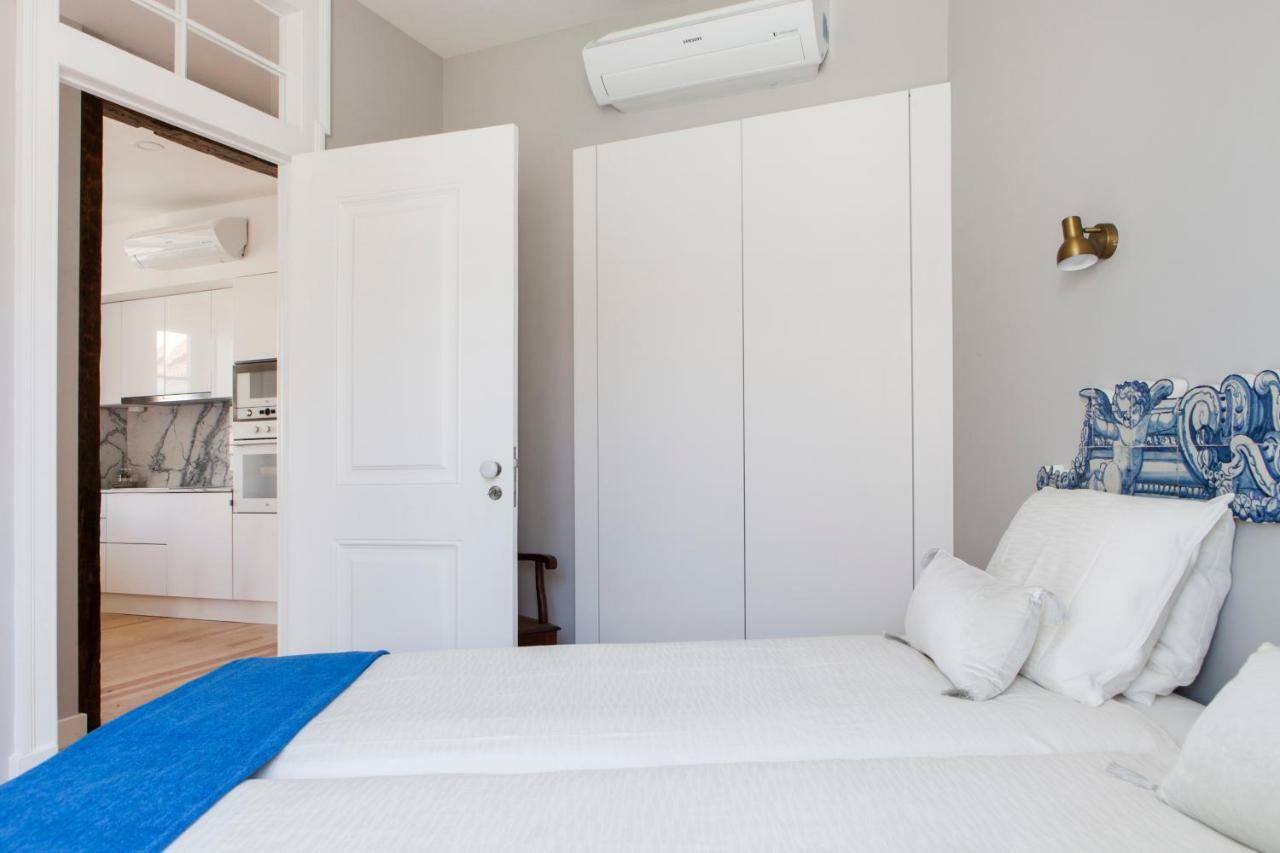 Alfama Sophisticate Flat With Balconies 2bedrs 2baths & Ac In 19th Century Building Historic Center Lejlighed Lisboa