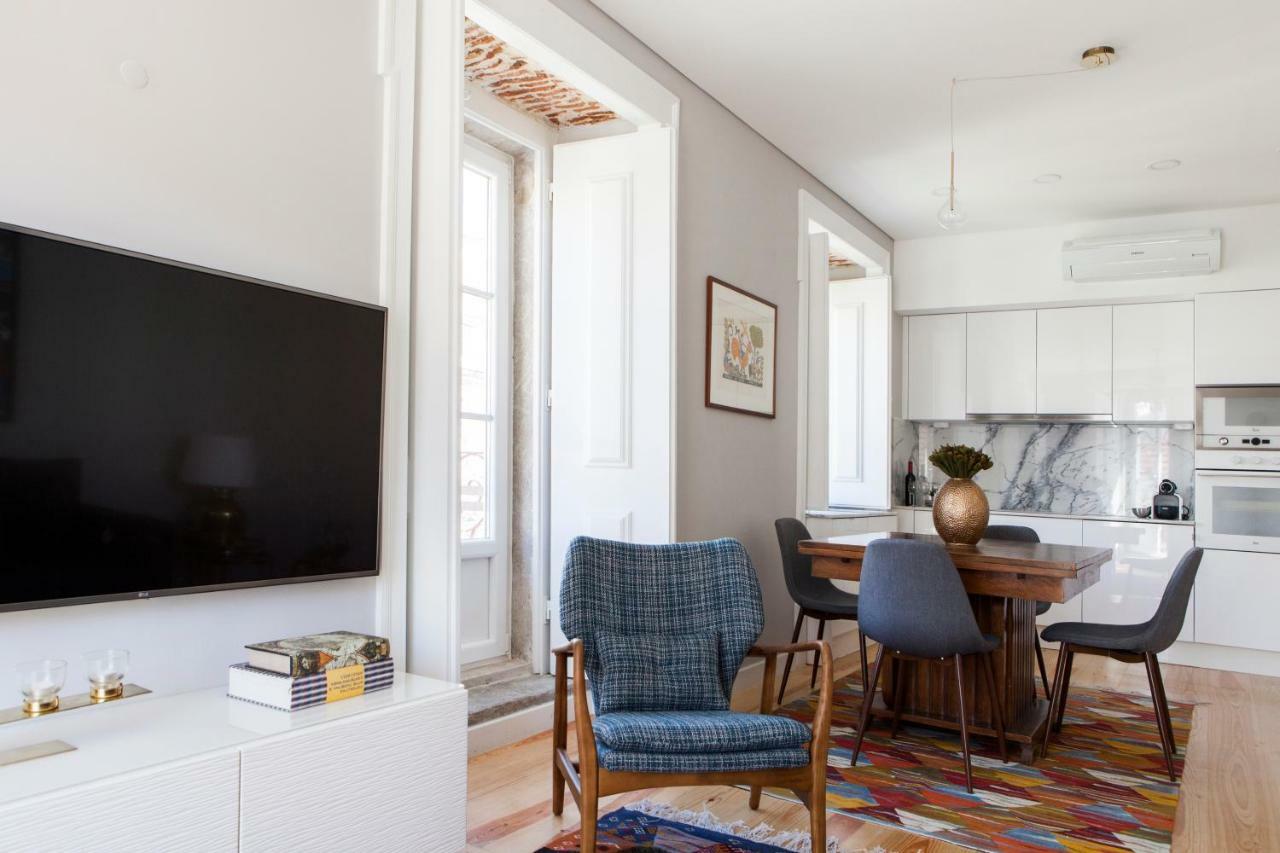 Alfama Sophisticate Flat With Balconies 2bedrs 2baths & Ac In 19th Century Building Historic Center Apartment Lisbon